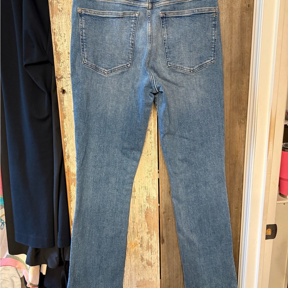 Madewell Blue Flare Wide Leg Jeans with Retro Charm size 30 Tall. Mid-rise - Picture 4 of 5